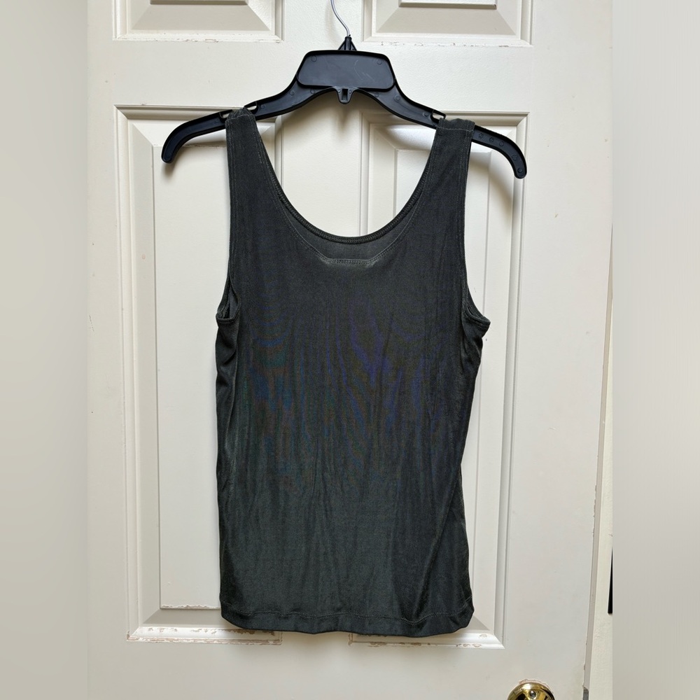 Like New! Women’s Chico’s Jumpsuit. Color Green - Picture 6 of 10